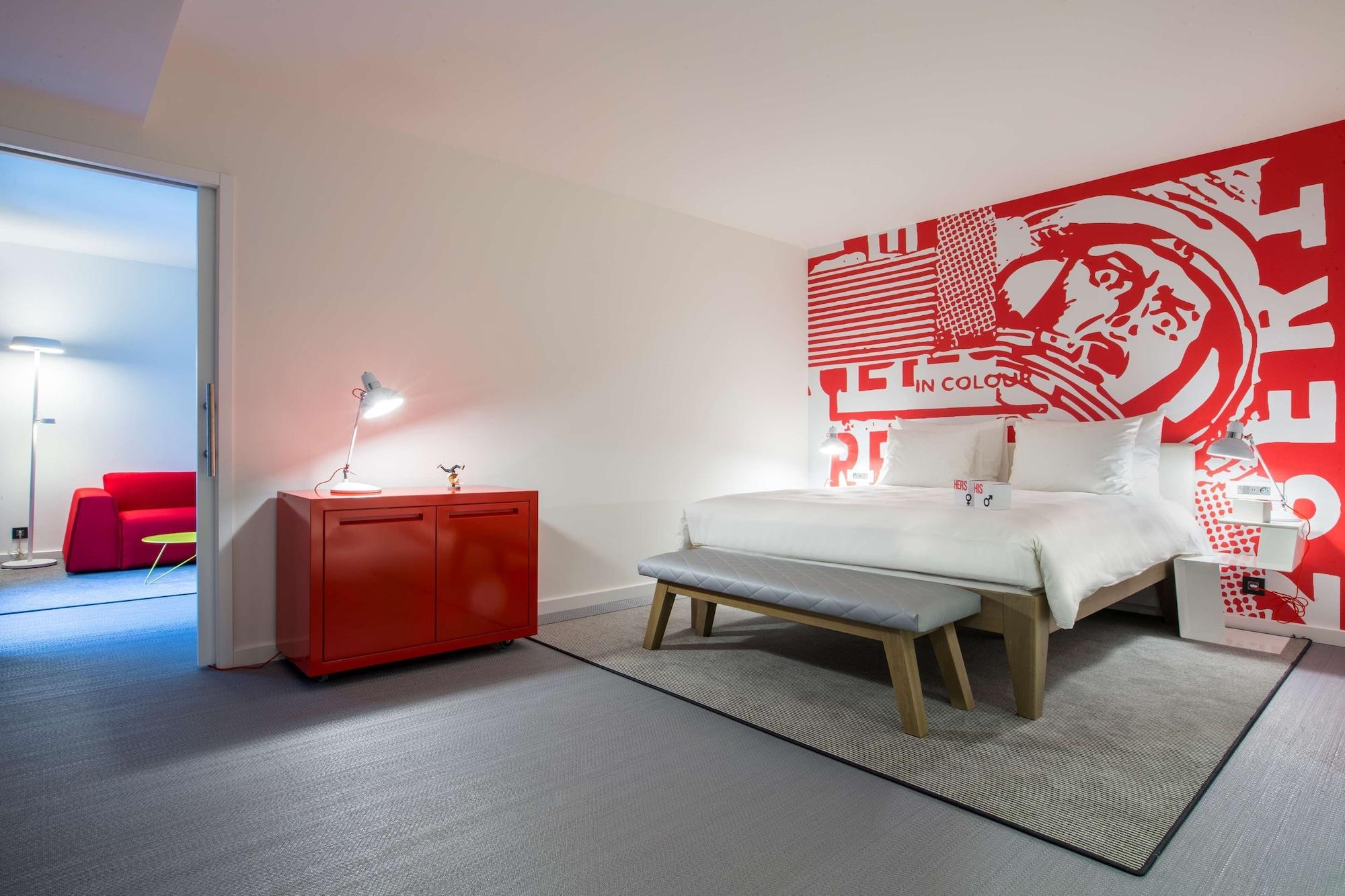 Radisson Red Brussels Hotel Ixelles Bagian luar foto