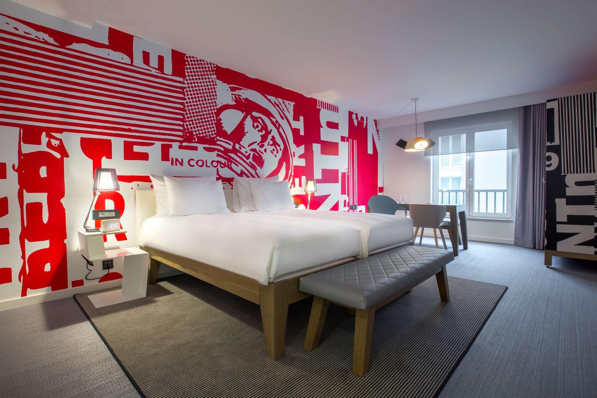 Radisson Red Brussels Hotel Ixelles Bagian luar foto