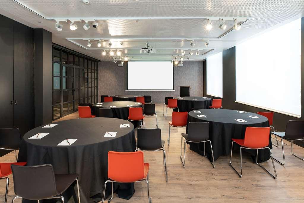 Radisson Red Brussels Hotel Ixelles Fasilitas foto