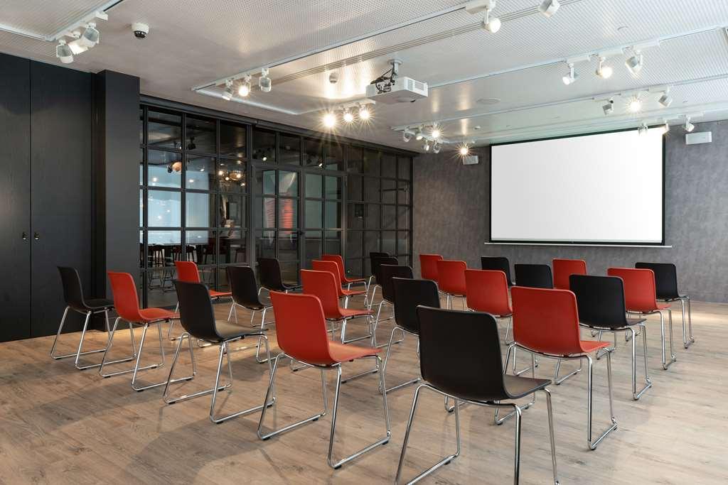 Radisson Red Brussels Hotel Ixelles Fasilitas foto