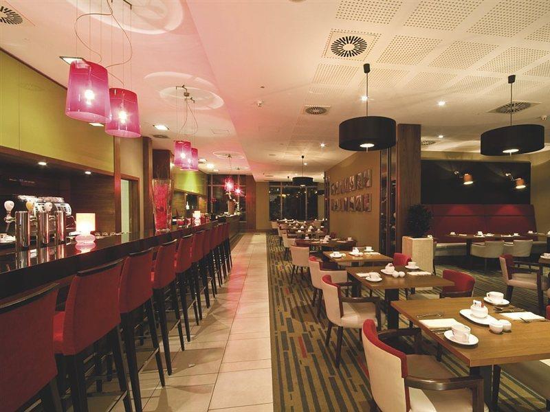 Radisson Red Brussels Hotel Ixelles Bagian luar foto