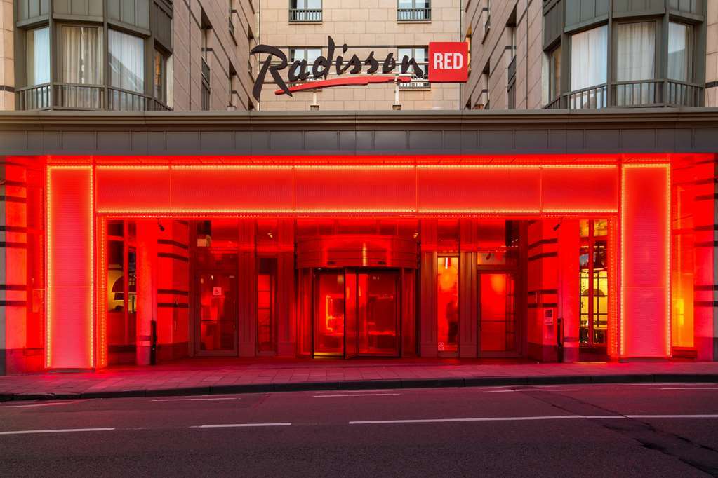 Radisson Red Brussels Hotel Ixelles Bagian luar foto